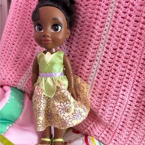 Disney Tiana princess and the frog doll 18” with dress and shoes